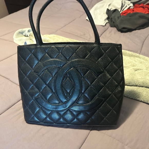 Chanel bag - Picture 1 of 3